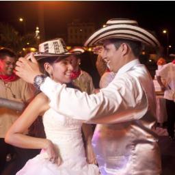 DE TODO EN MUSICA PARA TUS EVENTOS.
Paquetes de Bodas, Ceremonias, Hora loca, Orquestas y mucho mas!!
