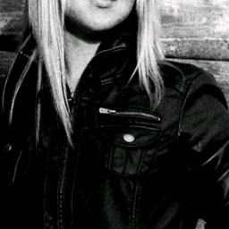 ulyana_marinina's profile picture. Все! Флаг в руки, пулемет в зубы, барабан на шею и вперед на мины...