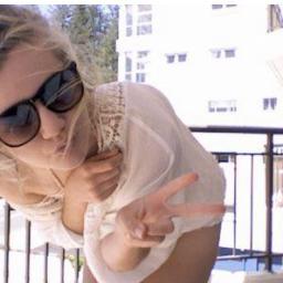 Hiiiiiiiiii!!! =) .... If you follow me, I follow you 
Kisses xx :)