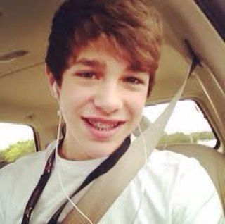 Austin Carter Mahone is my life i loovee him i get to meet him july 30th fan page!