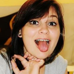 29 anos, geminiana, viciada em video game e torta de frango.