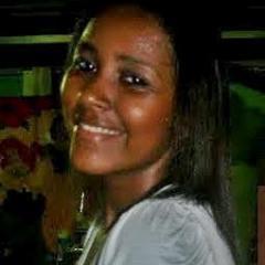 uma menina que sabe oque quer que lutar pelo seus sonhos e desejos
sou oque sou e nao pretendo mudar