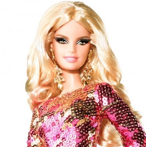 Hi, I'm Barbie! Is probably what the plastic's say when you hit the Try Me button in the store. Not me. I'm the fashionable Real Deal. Taken by @VerifiedCarson