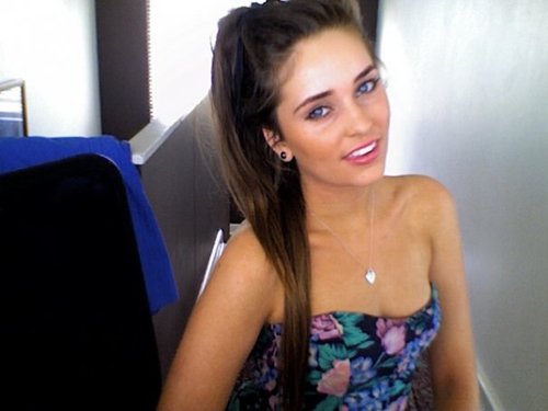 just a normal girl trying to live a beautiful life. i follow back if your profile interests me xo