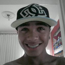 16 anos , lindo , gostoso , bonito e mentiroso ( Dono da pagina https://t.co/iWLX4Il68E )
