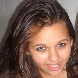 A vida é uma peça de teatro que não permite ensaios. Por isso cante, 
chore,dance e viva intensamente antes que as cortinas se fechem!