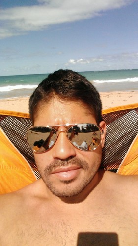 me = Tech Fanatic, Partying Gangster, Fun Abided kind of guy! :D