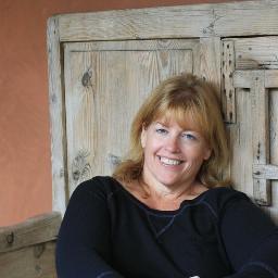 Journalist who specializes in travel and entertainment.