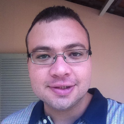Profissional de Comunicação e amante da propaganda varejista.Gerente de Contas da FLEX Comunicação e Sócio da Ceará Brindes