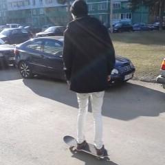 robertsspruds's profile picture. Strādāju NASA. Būvēju raķetes, ēdu picu un vienlaikus rakstu bezsakarīgus Twītus Twitterī.