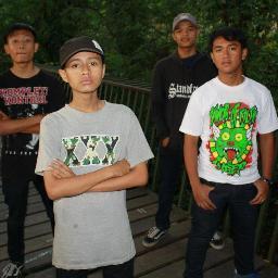 @firmaniyzz   @GilangRamdani_   @GiaJPS  @wendi_afrijal
Beatschool Hardcore !!!!
cp :087722516681