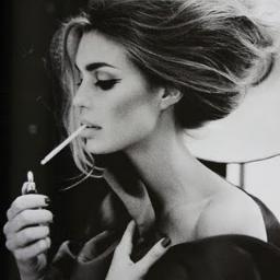 MadamDuvergier's profile picture. Soy una bruja de Salem inmortal que ganó en Miss Universo y ahora se dedica a vender productos de Avon en Midgard. Cursos gratis de Magia Negra si me seguís.