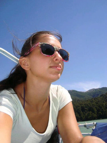 Pasional. Loca x naturaleza, en busca de armonia. Amante del humor acido y la ironia. Directa y Frontal. No tengo filtro. Muyyy Vane.. Simplemente YO.