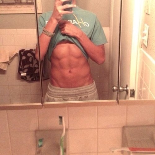 James. 19. Gay. Fuck love. CA. Lakers. Follow? #420