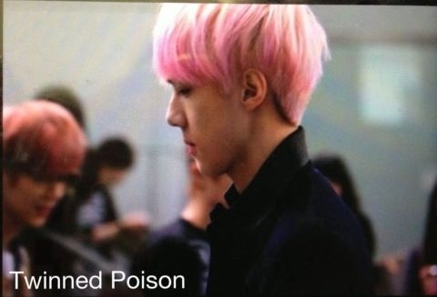 Oh Sehun ผมคือ โอ เซ ฮุน :) มักเน่แห่งเอ็กโซแพลนเนต ผมแมนนะจะบอกให้ ^^ just both not REAL แล้วคุณจะตกหลุมรักผมไม่รู้ตัว