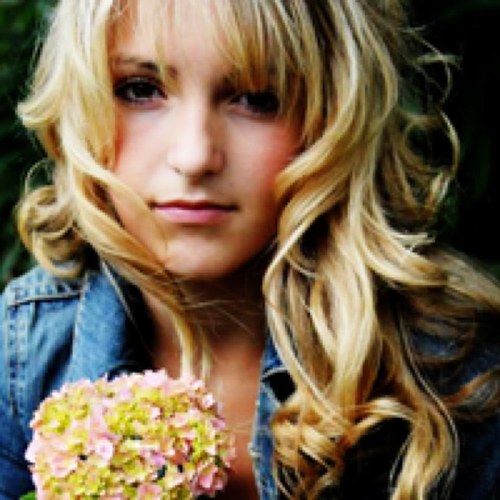 Im rydel lynch I play keyboards in my family band R5! |Family|Laughter|Friends #Married @Ratliff_R5 I Love him!❤ Bro! @Riker_A_Lynch