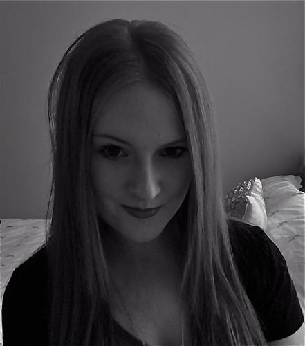 Alix 21 australian | make-up artist | fashion passionate | beauty blogger | In order to be irreplaceable one must always be different. Coco Chanel