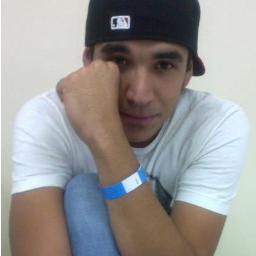 guffycarrizosa's profile picture. Hoy soy libre como el viento que sopla pal norte,  fresco como el sácate que da color al monte...