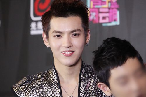 @The_chaserrp . Exo m's duizhang kris . @Nanaim_TC's baozhang