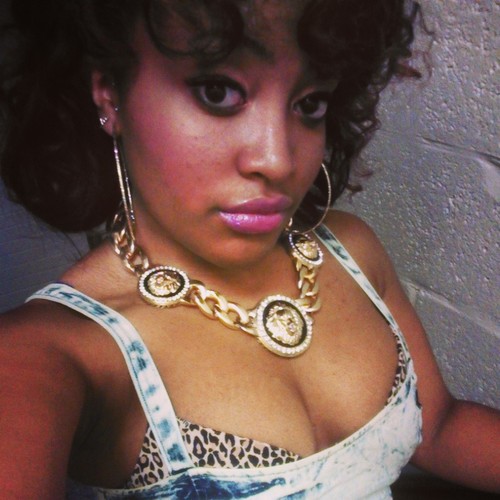 .18 (L E G A L) ¦5'0¦---College Freshman! R.I.P Daddy ♡♥ & I'm Creole!!! Follow Me On Instagram @Morgan__Bad