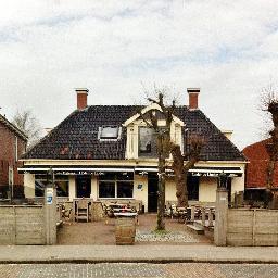 Hotel Onder de Linden is reeds vele jaren bij ontelbare gasten befaamd om haar hartelijke onthaal en zorgzame dienstverlening. U bent van harte welkom!