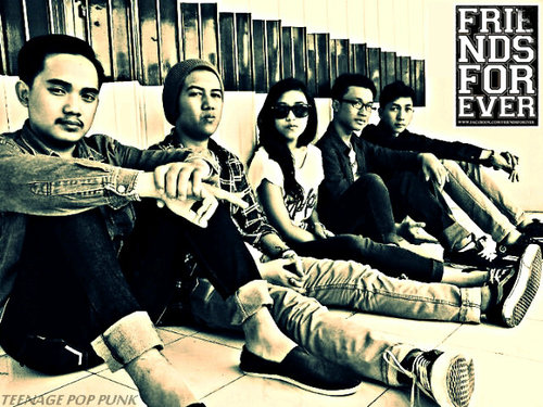 Teenage POP-Punk band since 2010 | @FazrinFF @Aphin_ff @GilangFF @Diemas_d248 @Agung_FF