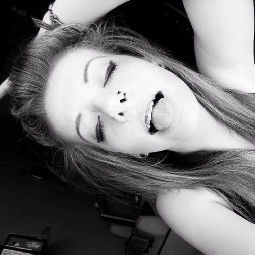 beaur3gard's profile picture. oh no