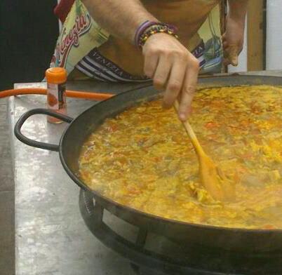 sinBulli hace paellas o barbacoas por encargo y a domicilio. Tú sólo pones las de disfrutar de un día con tus amigos y nosotros nos encargamos del resto