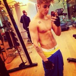 Hey! Whats up! My name is Justin Drew Bieber or JB Nice to meet you all [real @justinbieber [Just Bot] @_presenter
