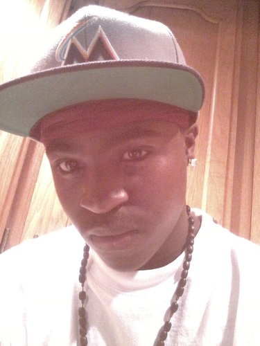Cool to get a long with but dont take no bull shit. @TeamSinqle In I love getting to this money$★ But new to* twitter so* follow[][]★@que_onnamove*#@[]{]