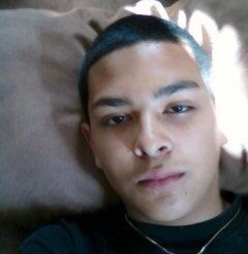 Follow me and i follow back :)