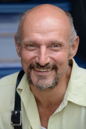 JasperBowtie's profile picture. Builder, twirller, bubble maker, adventurer.