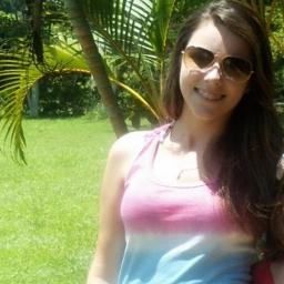 Não sei se estou perto ou longe demαis, se peguei o rumo certo ou errαdo, sei αpenαs que sigo em frente, vivendo diαs iguαis de formαs diferentes!