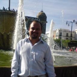 Padre de tres hermosos ángeles, Ingeniero Civil, amante de la buena comida