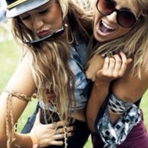 Follow en je bent in bikinibroek. ×Twinkle Twinkle Little star ♡ × Livee for the moment' This Is All About The Links` ♡