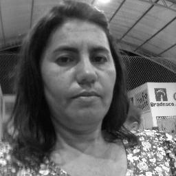 Casada,mãe de dois filhos.Jesus minha razão de viver !!!
