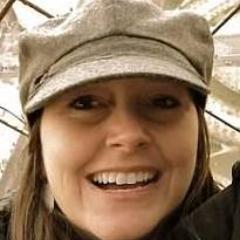 DebMtz97's profile picture. 