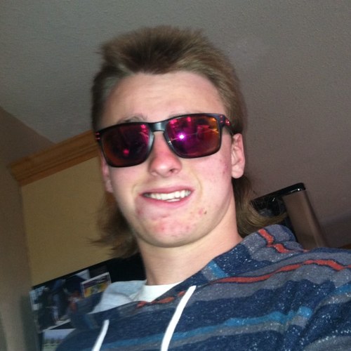 I play hockey. Grizz green and mint. Follow i follow back