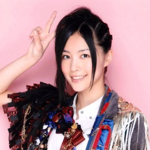 珠理奈の非公式botです。botなので話が噛み合いませんけど、仲良くしてね～wwとにかくダジャレを呟きます。日々botとして成長？中です