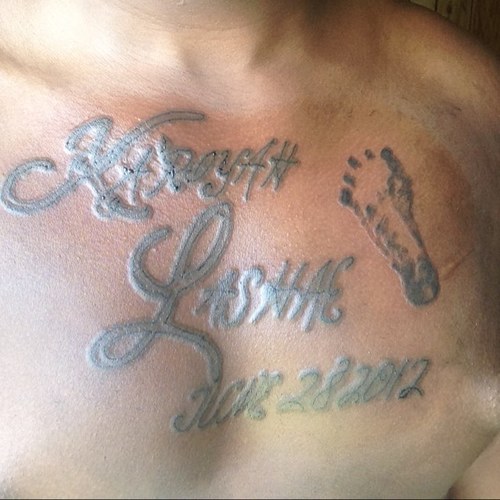 Fuck wit my kids ima make u feel me....R.i.p Linda B miss u like crazy..