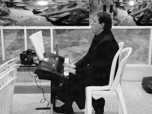 Giovalbuena's profile picture. la musica no se hace con las manos...se hace con el corazon....