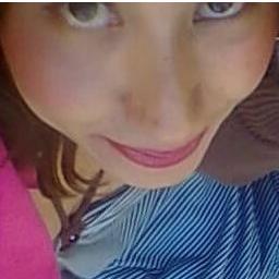 Diseñadora gráfica y publirrelacionista.
Amante del chocolate y apasionada de la fotografía.