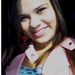 De cabeça erguida, sigo sem rumo, com um sorriso no rosto! valorisando os verdadeiros'