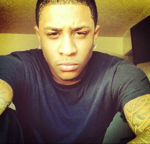 CornThrower's profile picture. I follow back:)