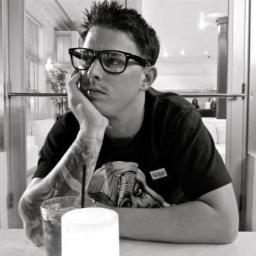 whyhunterwhy's profile picture. My internal monologue is a group chat.