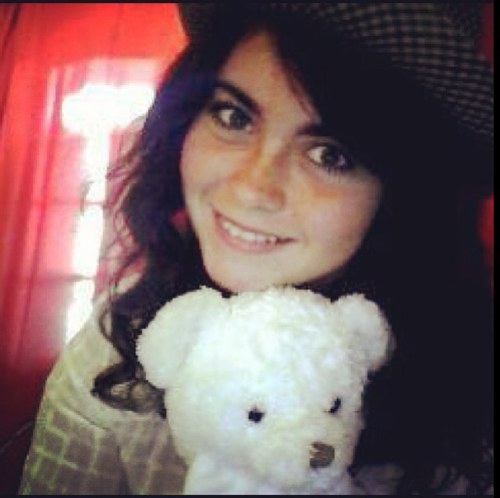 N'est pas peur de moi, Suis-moi  x) 
Peace And Love ♥


Instagram : http://t.co/whG1jucEPo ♥.