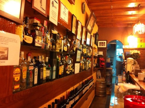 bar de tapeo en granada buen ambiente buen servicio y precio y sobre todo buena comida GRANADA 958266260