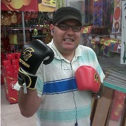 Sou um cara legal,educado,engraçado,enfim sou bem interessante...