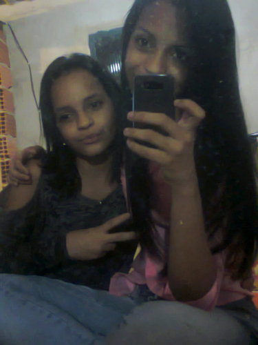 eu amo um garoto muito bonito ele se chama caio ele falou pra minha irmã falar pra minha mãe que quando eu fizer 15 anos ele vai pedir ela pra namorar com migo