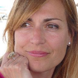 Community Manager en OnSocialMedia.¡Y...correr me apasiona! És quan corro que hi veig clar